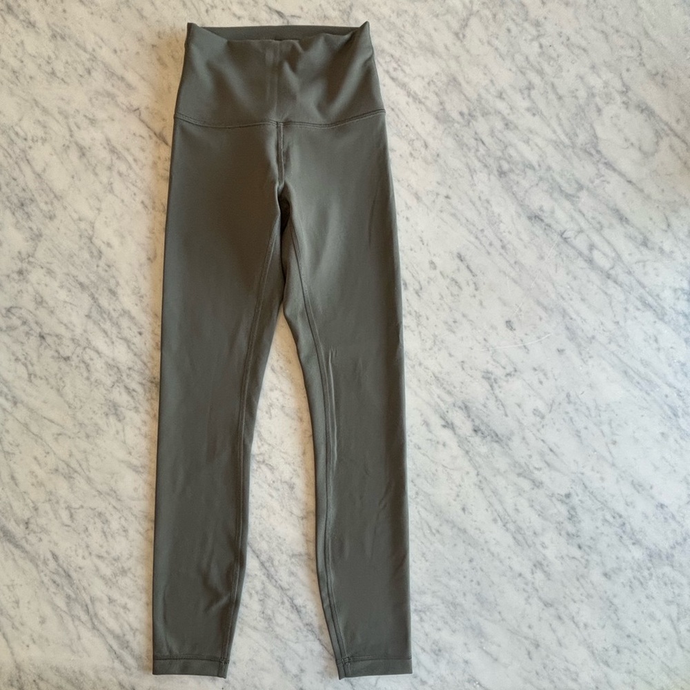 Lululemon Women’s Green Leggings - Size 2